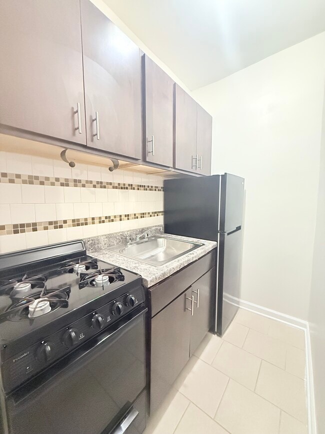 Foto del edificio - 839 W Sheridan Rd