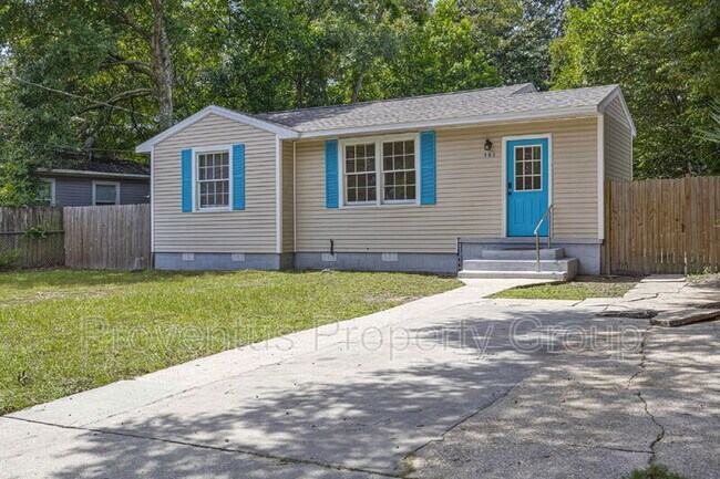 Foto del edificio - 305 Chaseville St
