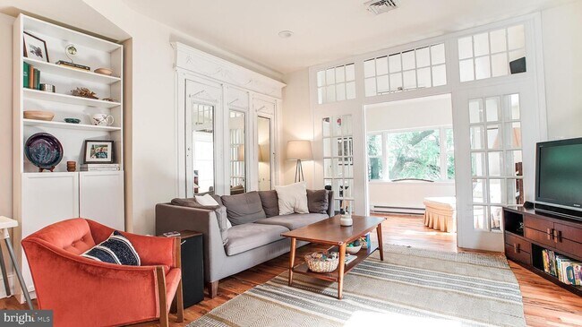 Foto del edificio - 5116 Walton Ave