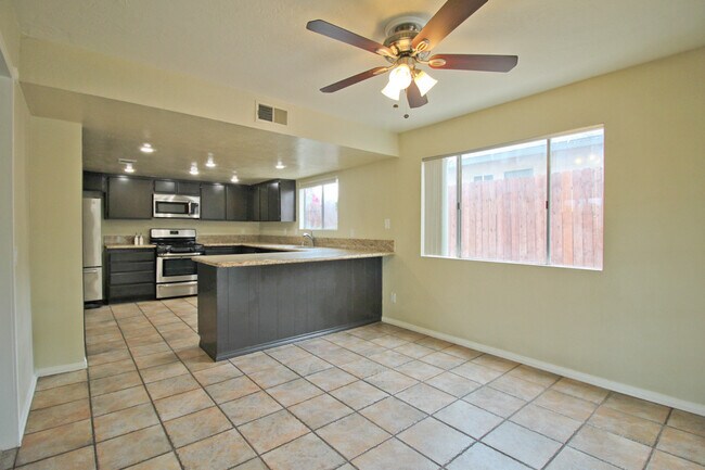 Foto del edificio - 1306 Stillman Ave