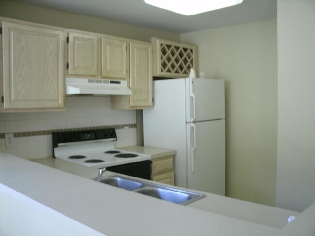 Building Photo - 1780 Palm Cove Blvd