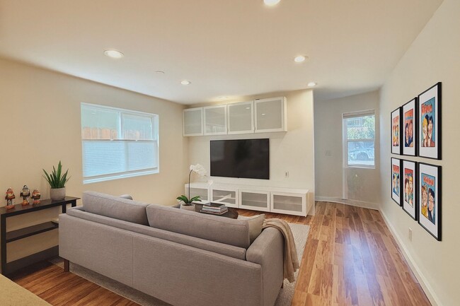 Building Photo - Alcatraz Ave. 1264-1268 (Call owner for al...