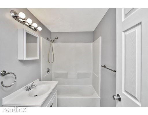 Foto del edificio - 2 br, 1 bath Condo - 56 Coffey St, 8 Unit 8