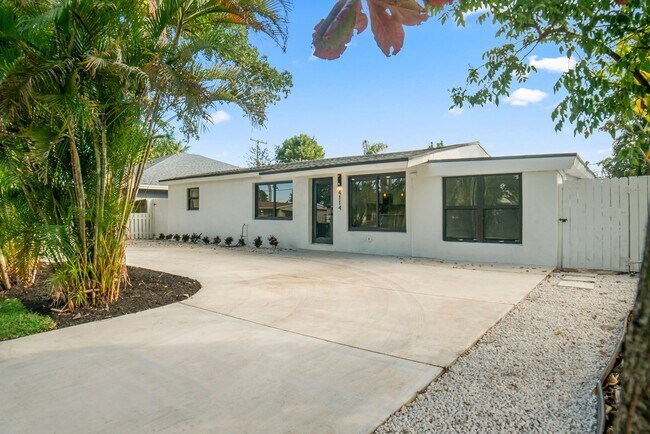 Foto del edificio - 4114 SW 49th Ct