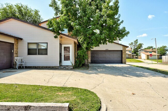 Building Photo - $200 Move-In Special! Beautifully Upgraded...