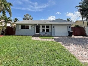 Building Photo - 3318 NW 68th Ct