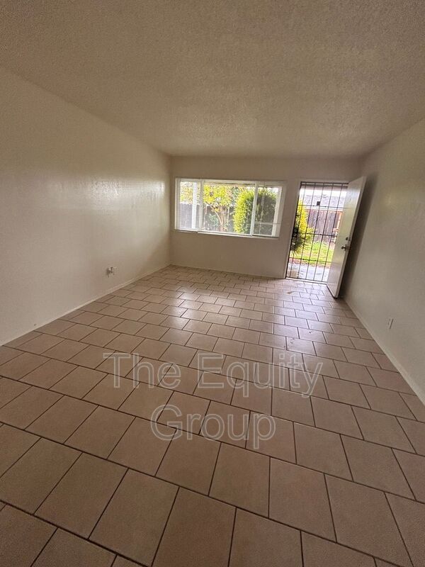 Building Photo - 2004 North Ave