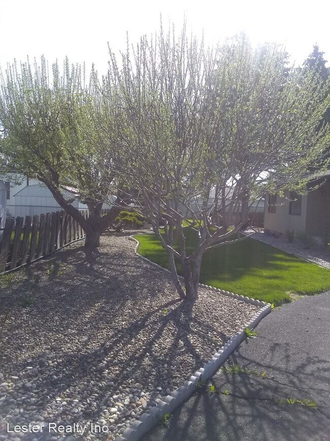 Building Photo - 3 br, 2 bath House - 3500 Summers Lane #45
