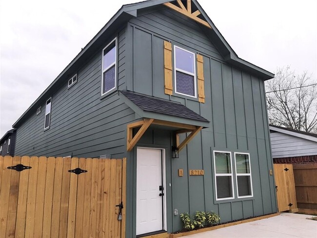 Building Photo - 8210 Sparta St