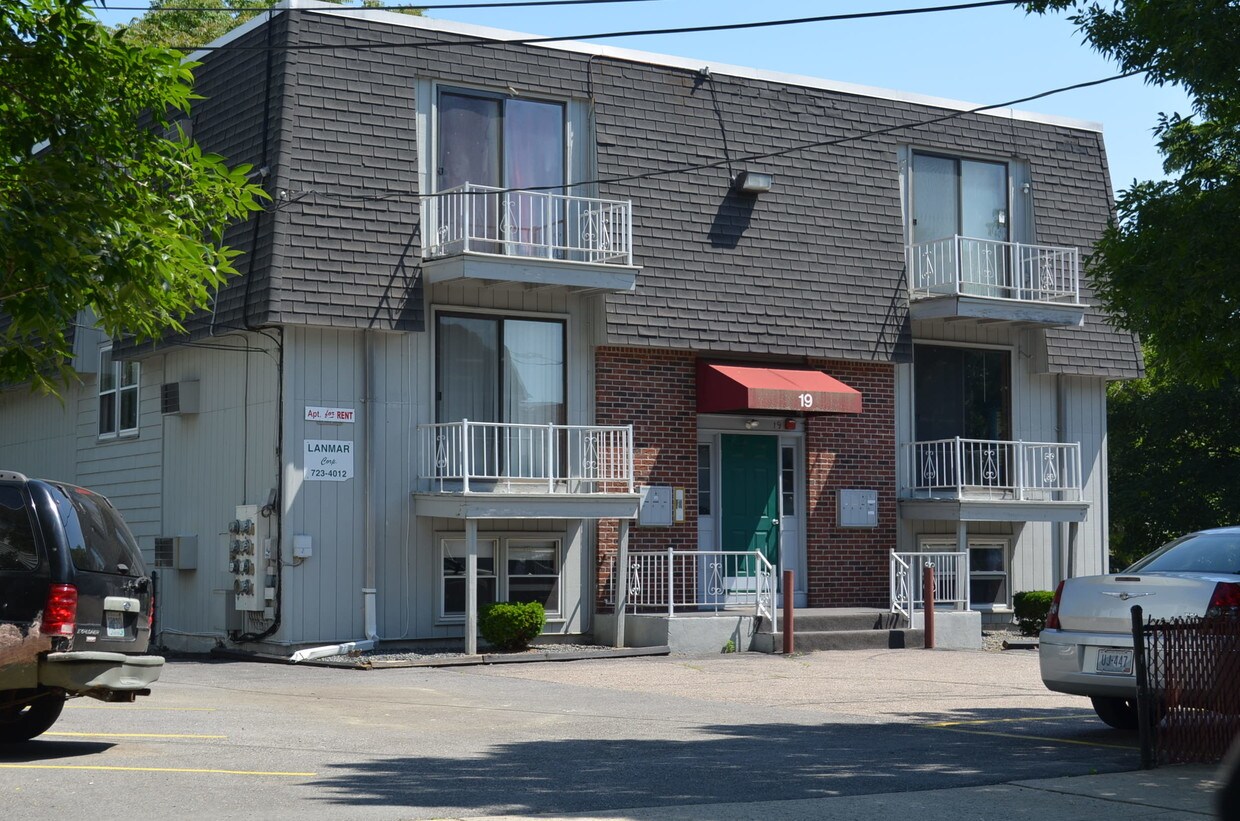 Primary Photo - 19 Harrison St