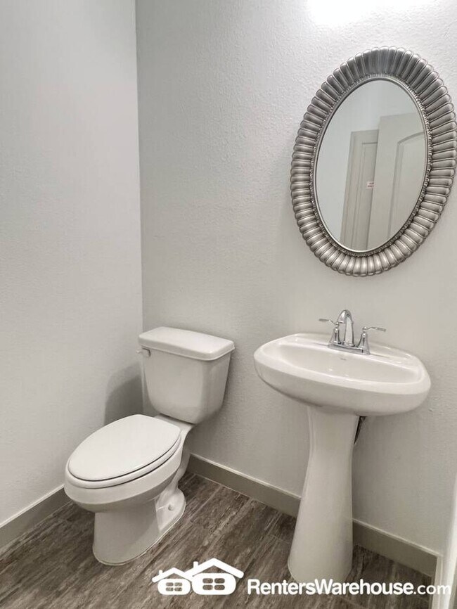 Building Photo - FOR RENT - MOVE IN READY - 2BEDS 2.5BATHS ...