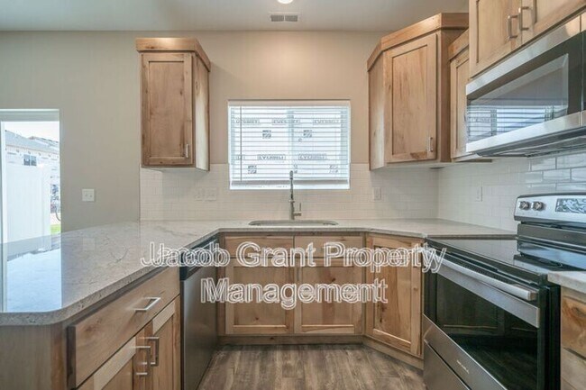 Building Photo - 1839 Jennie Lee Dr