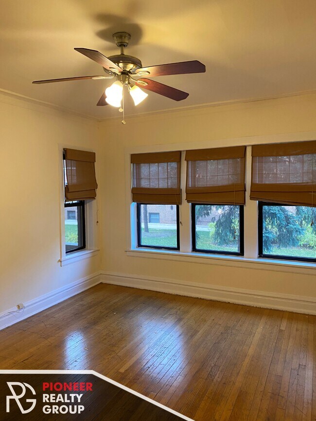 Foto del edificio - 2510 N Kedzie Blvd