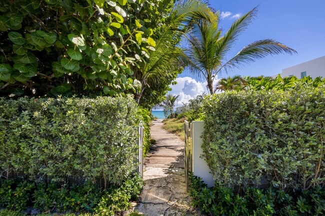 Foto del edificio - 1048 S Ocean Blvd