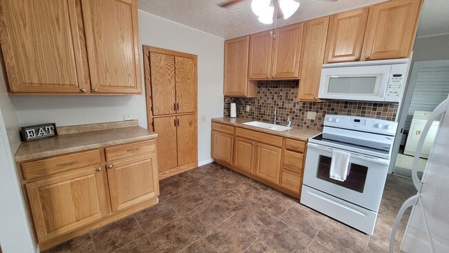 Building Photo - 409