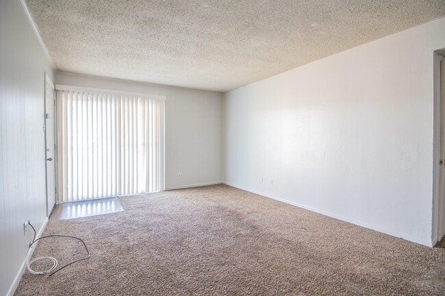 Building Photo - 2500 W 26th