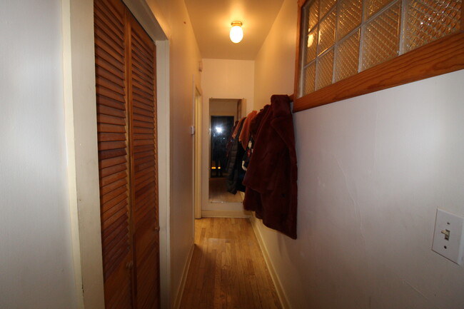 entry hallway - 234 Pearl St