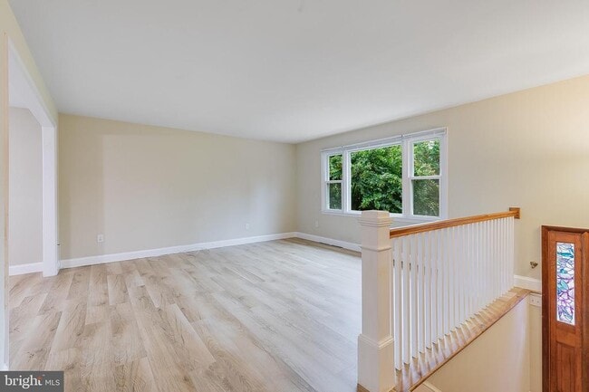 Building Photo - 43594 Hay Rd