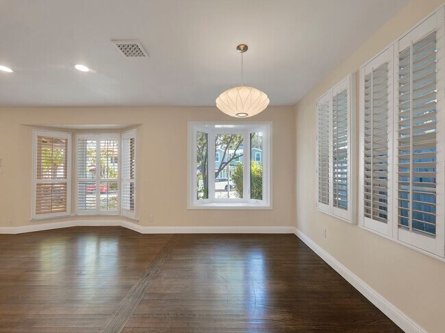 Building Photo - 4231 Stern