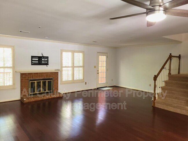 Building Photo - 501 Salem Woods Dr SE