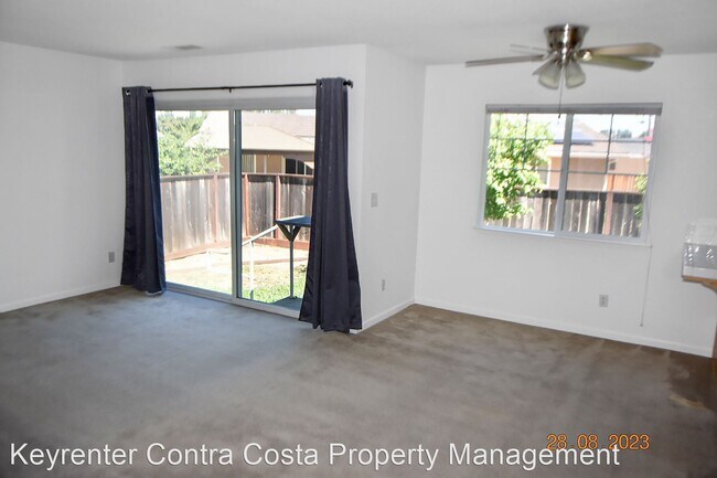 Foto del edificio - 2 br, 2 bath House - 4231 Cowell Rd. #B