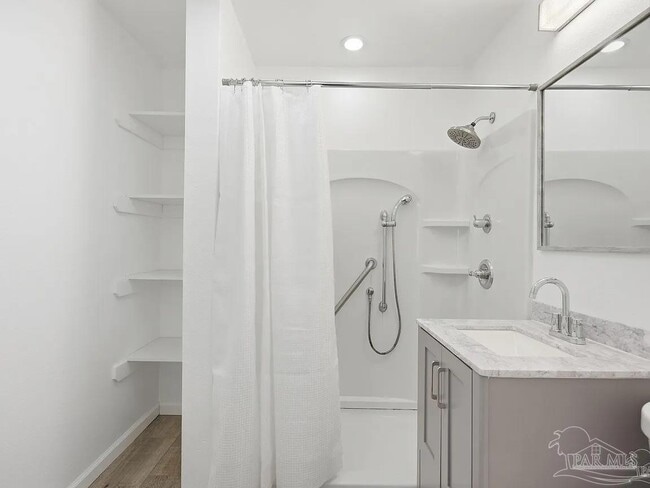 Foto del edificio - 4918 Lillian Hwy