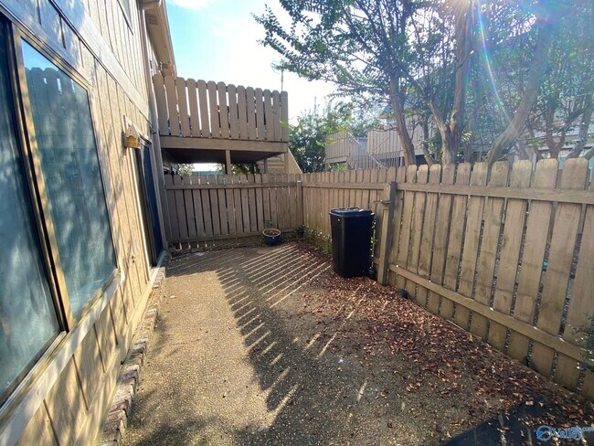 Foto del edificio - 2225 Golf Rd SW