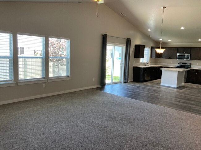 Foto del edificio - 4189 S Leaning Tower Ave