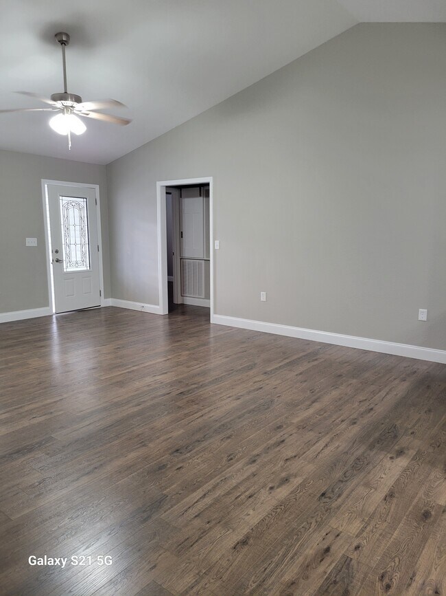 Foto del edificio - 103 Farmington Ln