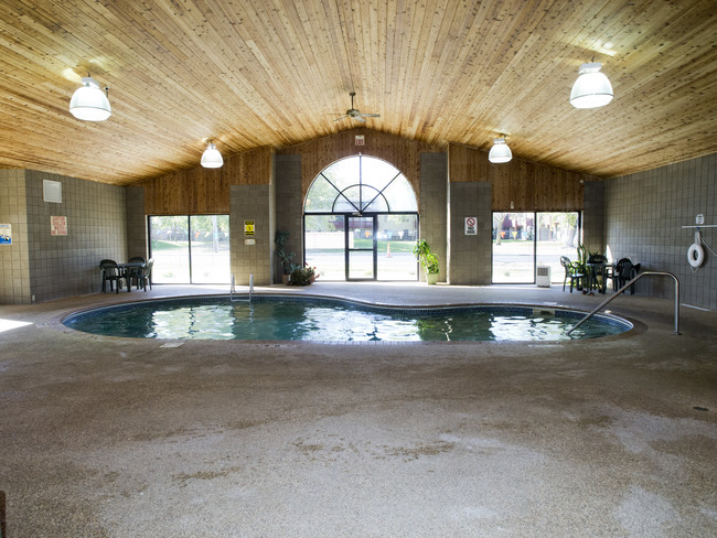 Piscina interior - Waite Park Crossing