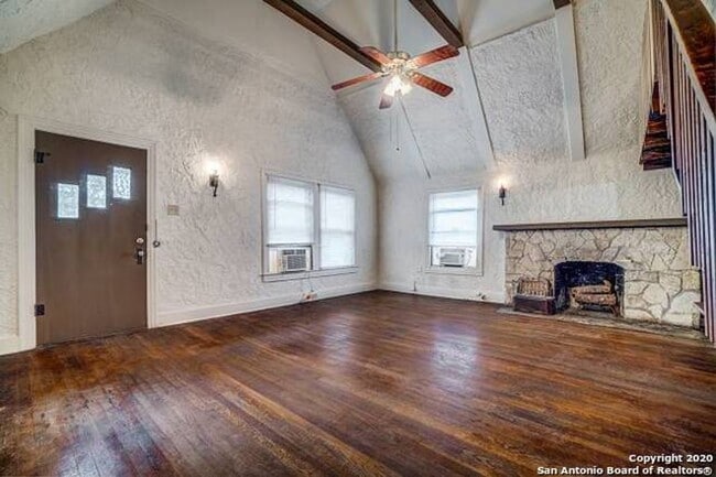 Foto del edificio - CHARMING LOFT IN WOODLAWN TERRACE