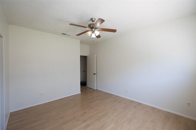 Foto del edificio - 806 W 24th St