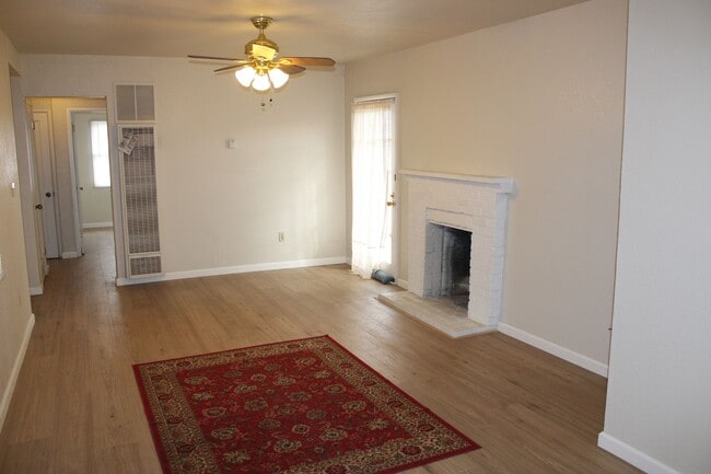 Foto del edificio - 2Bed 1 Bath Home for rent