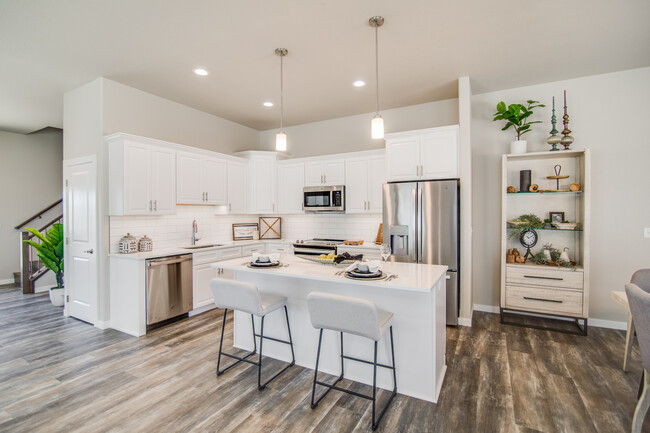 Building Photo - Coulee Ridge Twin Homes