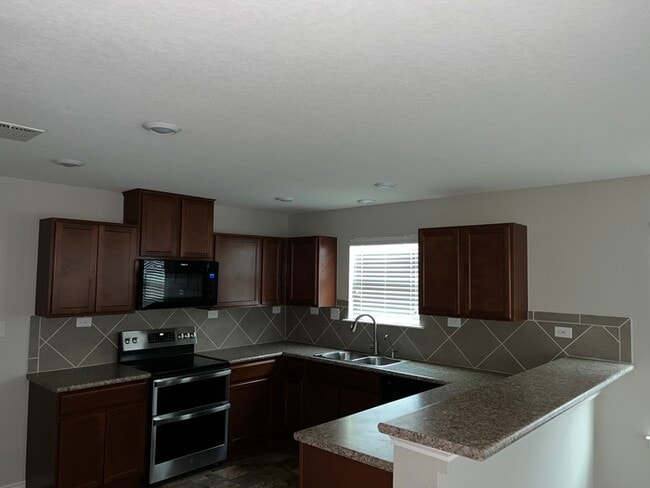 Building Photo - 4519 Stetson Park