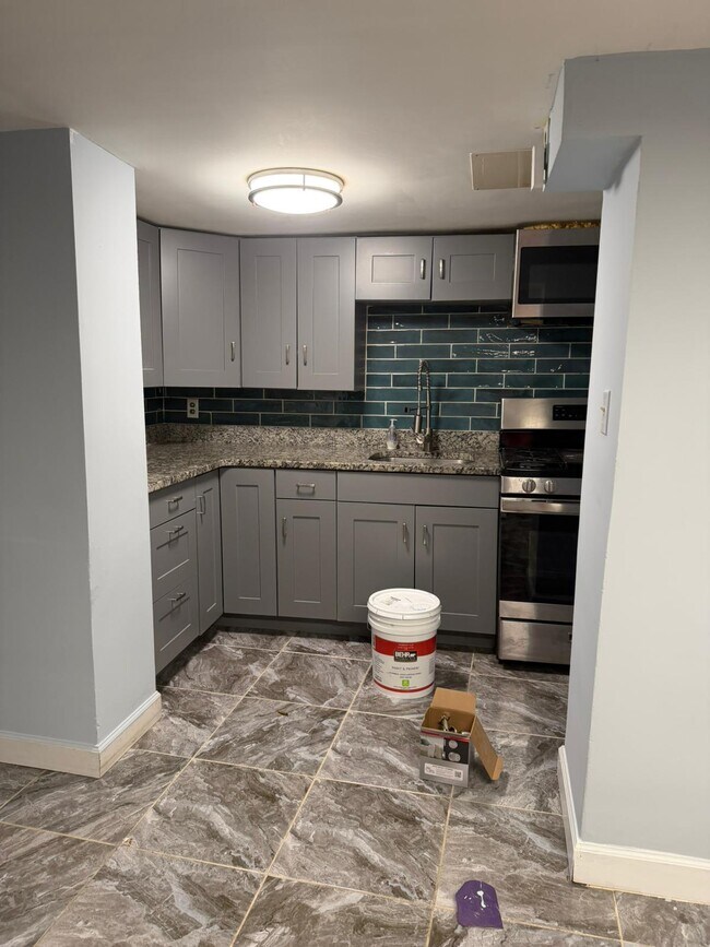 Foto del edificio - 72 Trenton St