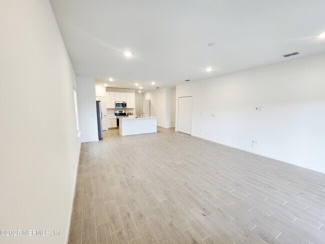 Foto del edificio - 8505 Horsebit Cir