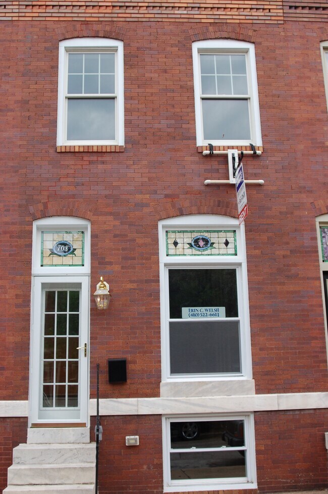 front - 708 S Eaton St