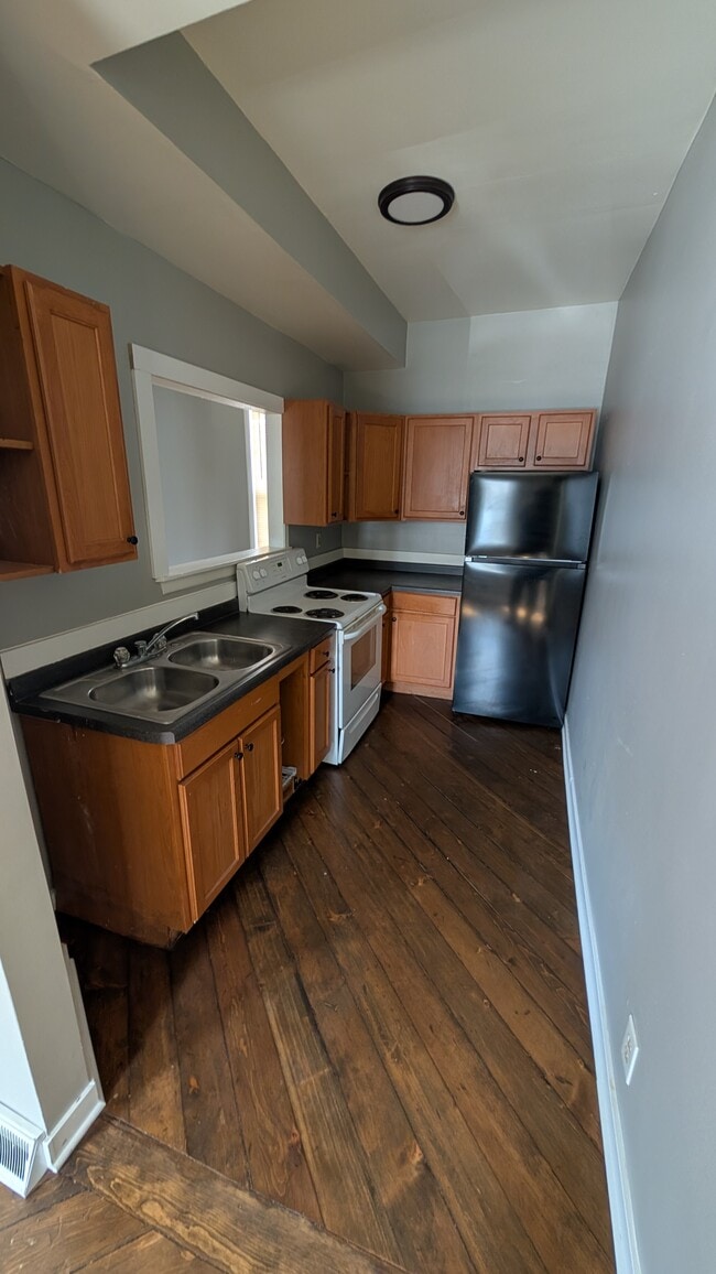 Building Photo - 2609 N Fratney St