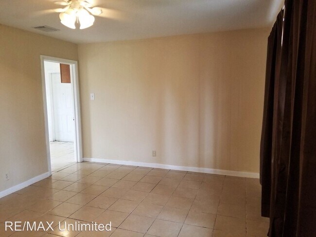 Building Photo - 3 br, 1 bath House - 1870 Kendalia Ave