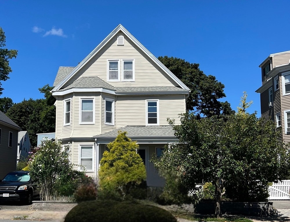 Primary Photo - 1475 Centre St