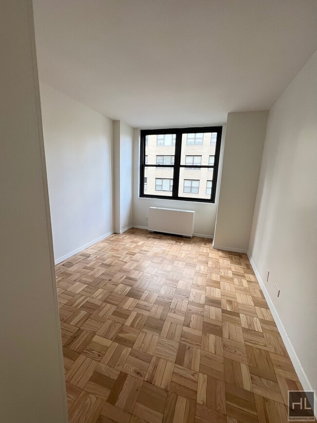 Building Photo - EAST 49 STREET