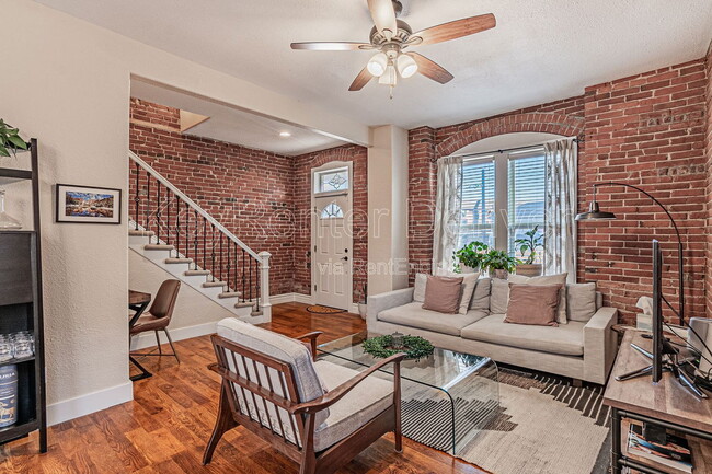 Building Photo - 3033 Welton St