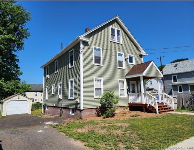 120122 Spring St Unit 122, Enfield, CT 06082 Room for Rent in