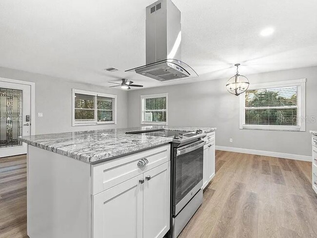 Building Photo - 5029 Burlington Ave N