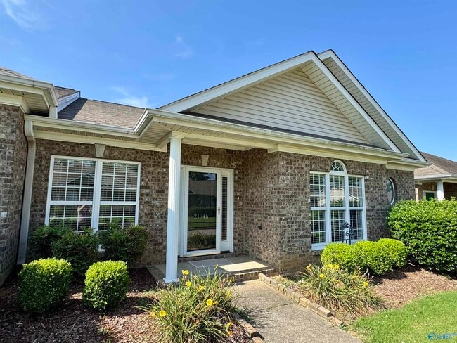 Building Photo - 21946 Williamsburg Dr