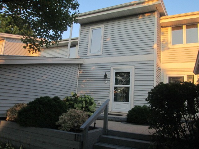 Building Photo - 830 S 2nd St