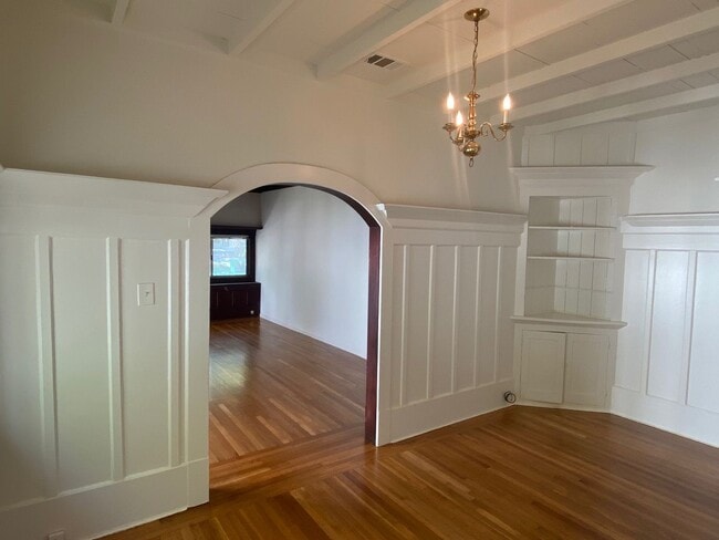 Foto del edificio - Charming & Bright 3 Bedroom 1 Bathroom Home Walking Distance to SJSU