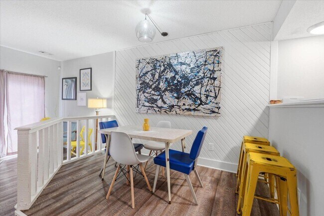 Foto del edificio - 1802-1804-1804 Juniper Dr
