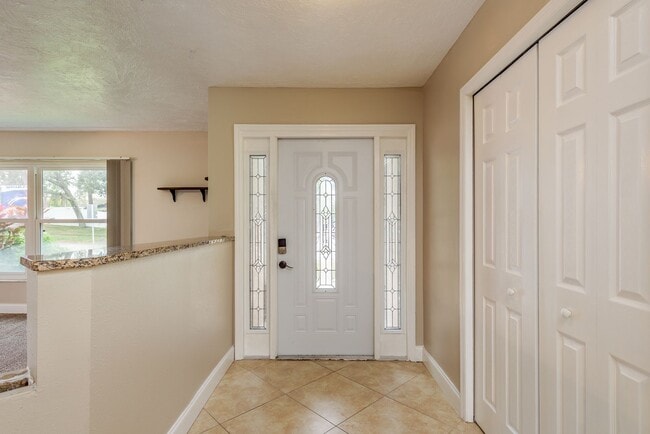 Building Photo - 2827 Enisgrove Dr